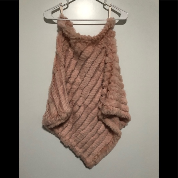 100% Real Rabbit Fur Poncho - Picture 4 of 7